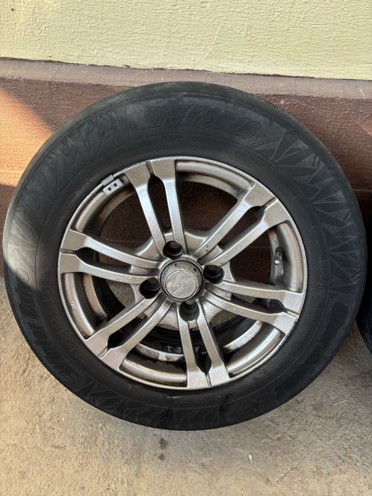 Диск продам размер Р13 стоян на ваз 2114