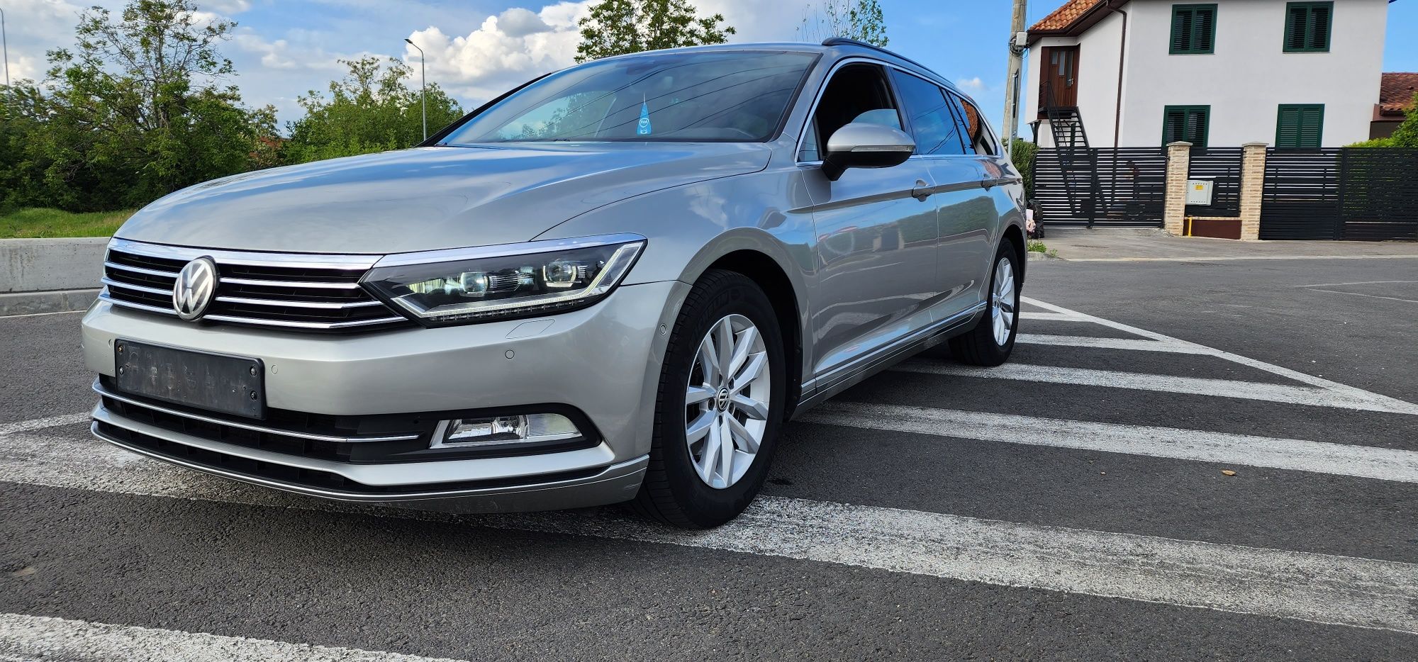 Volkswagen Passat B8 R-line  2.0 TDI Virtual Matrix Led Dsg