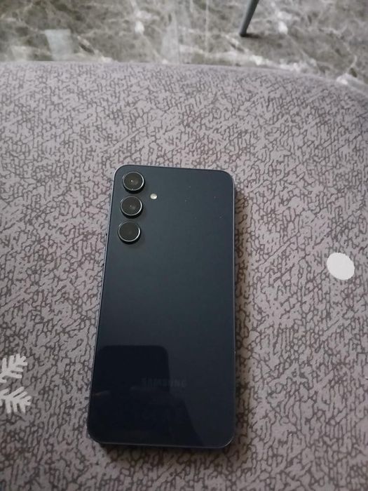 Samsung a55 că nou full box schimb pe iPhone 13 plus difență