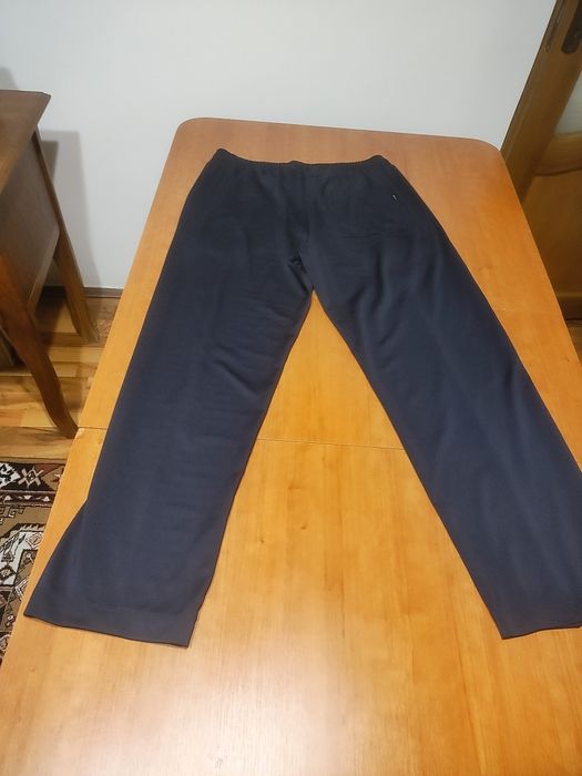 Vând pantaloni trening bărbați mărimea M,marca Only&Sons