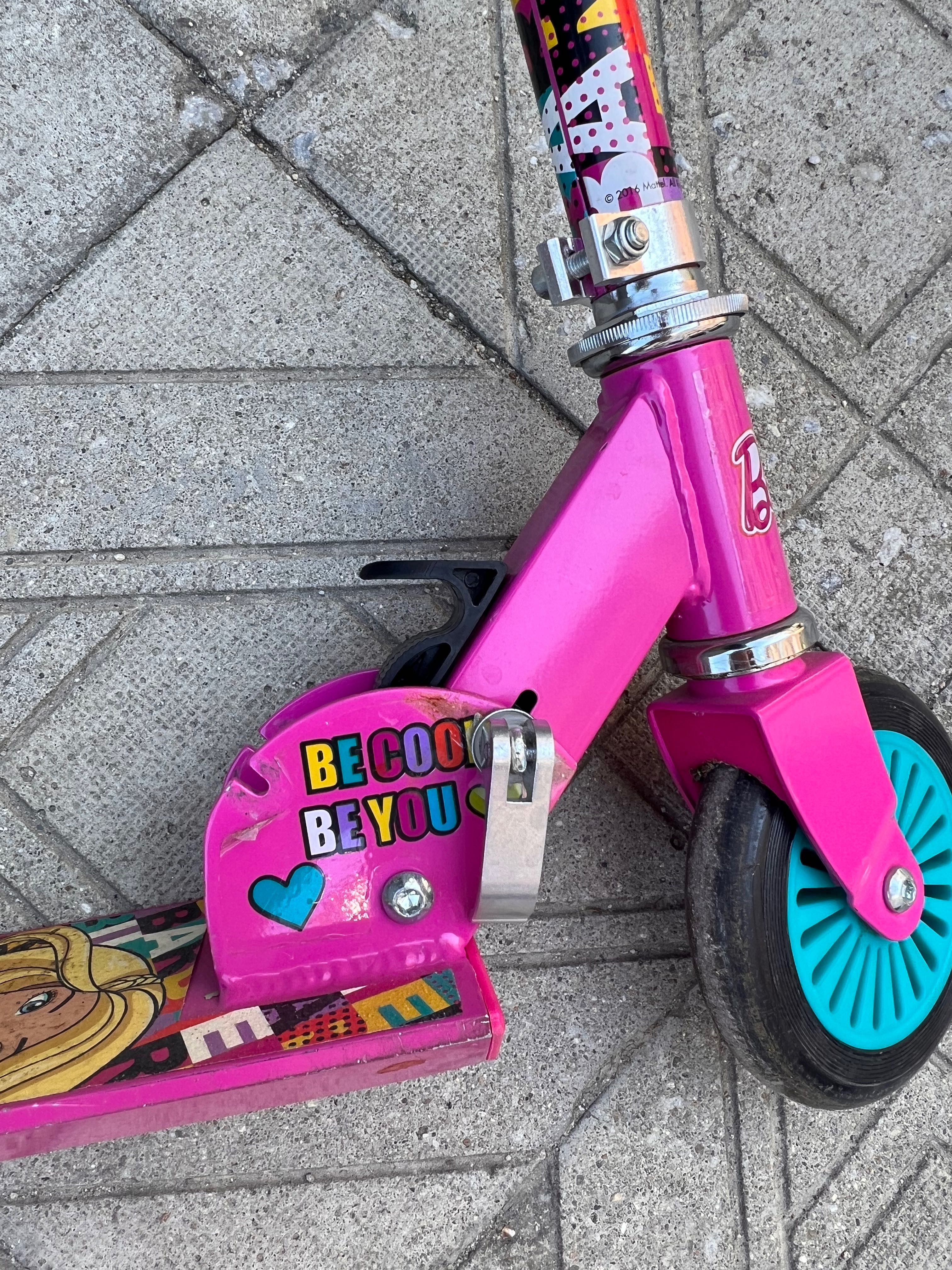 Детски скутер Barbie