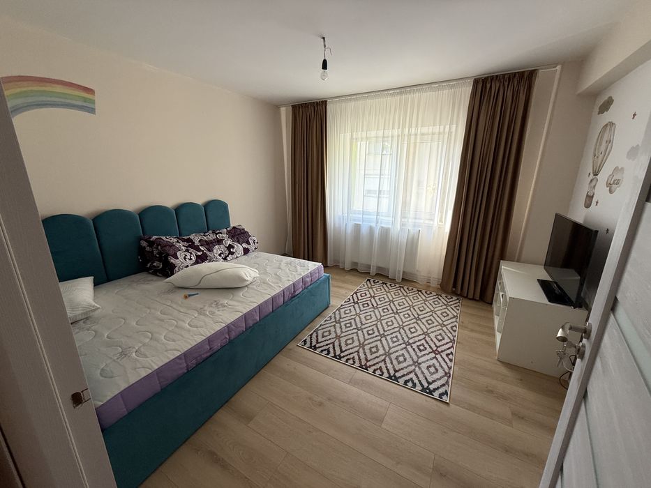De vanzare Apartament 4 camere renovat complet