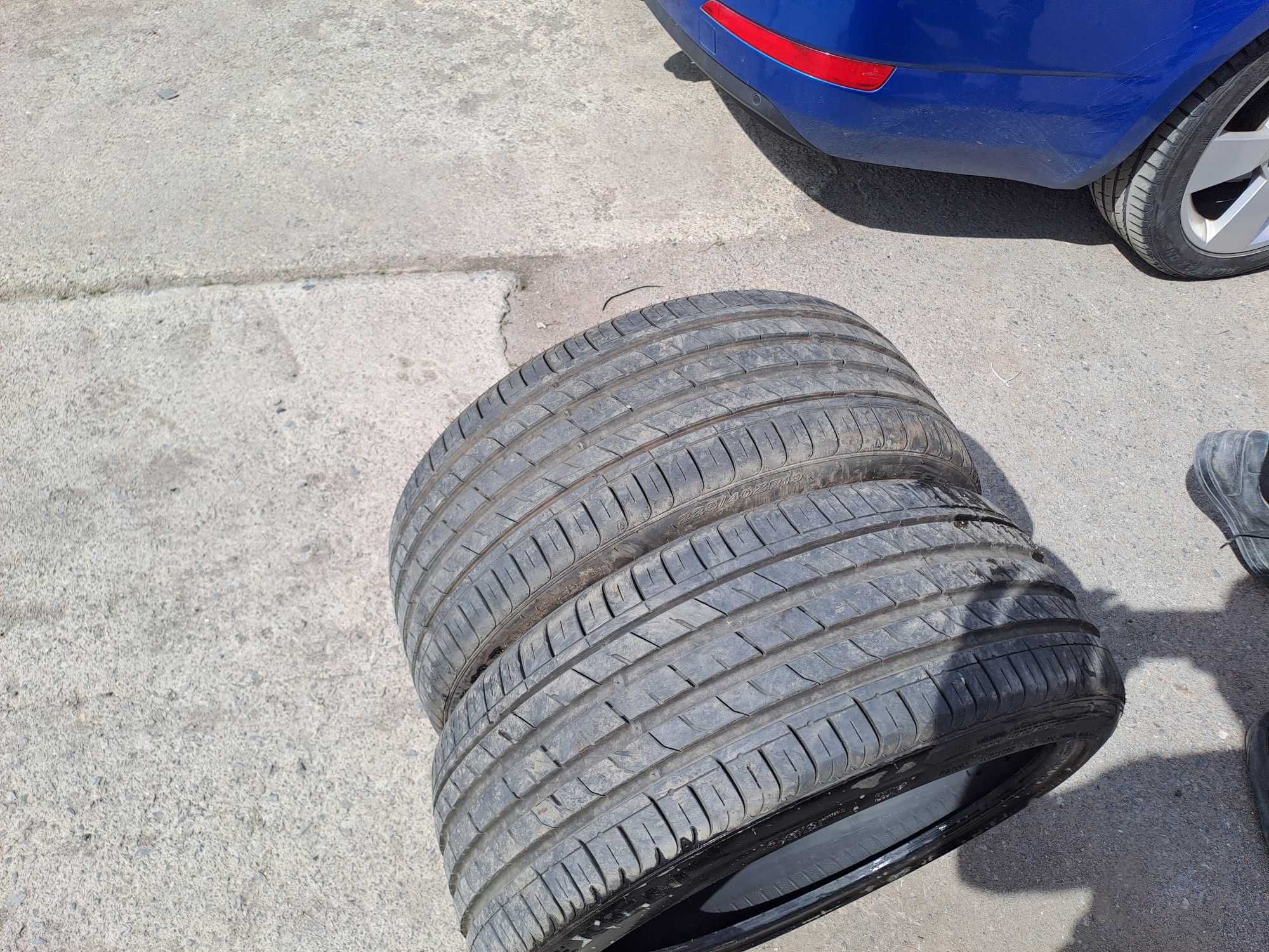 Гуми  245/40 R19 и 225/40 R19