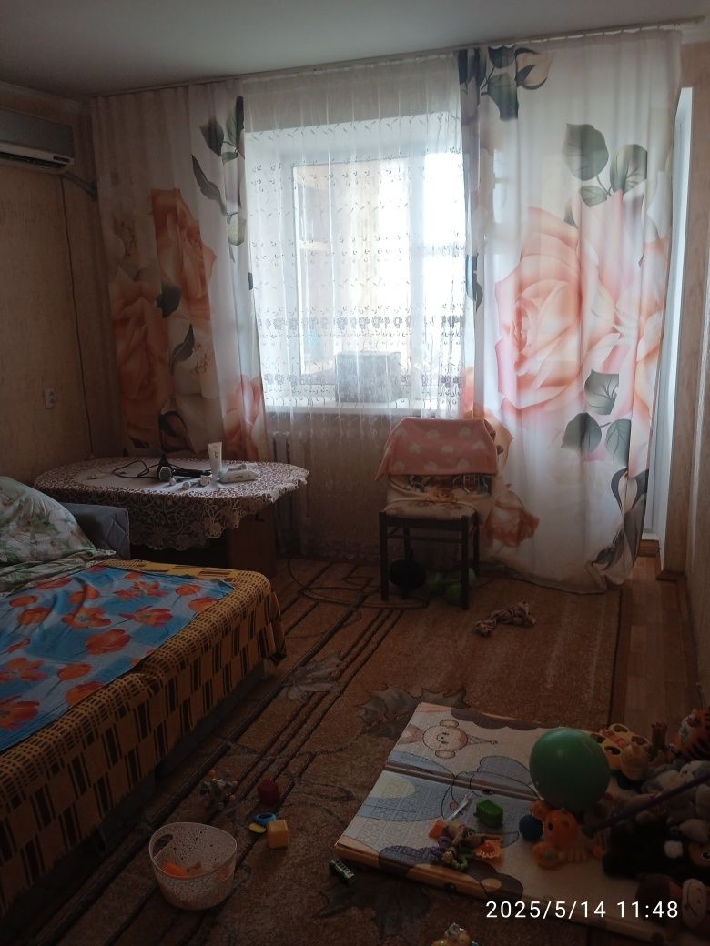 Продам 2к кв.  8 мкр. Срочно, торг есть.