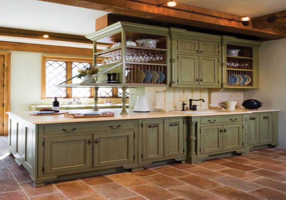 Кухненски шкафове от Масив по поръчка/проект. Маси и плотове.