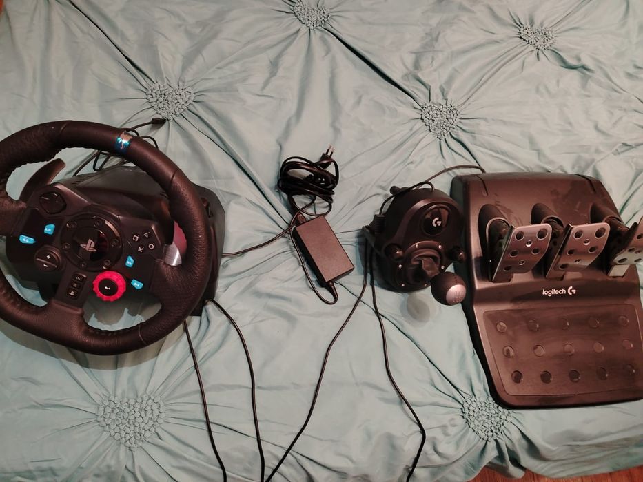 Vand Urgent Volan Logitech G29 cu schimator