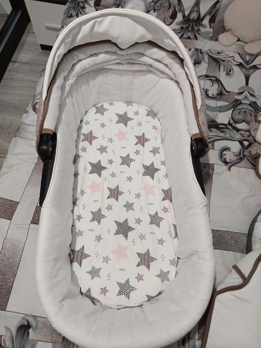 Vând Landou baby lux in perfecta stare