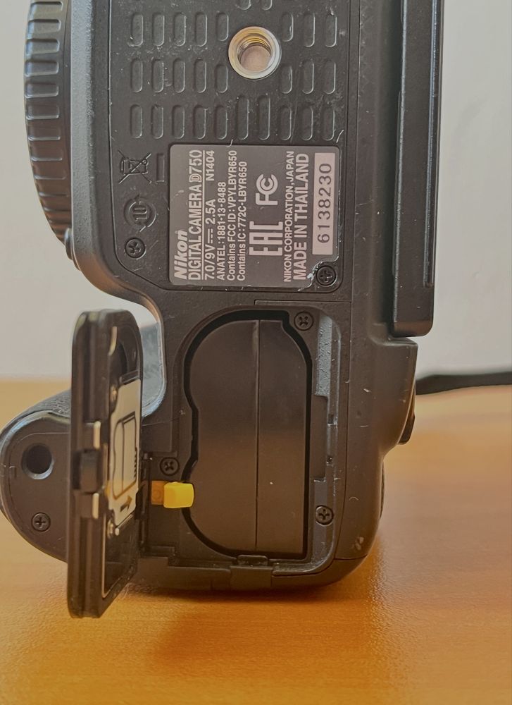 N I K O N  D 7 5 0