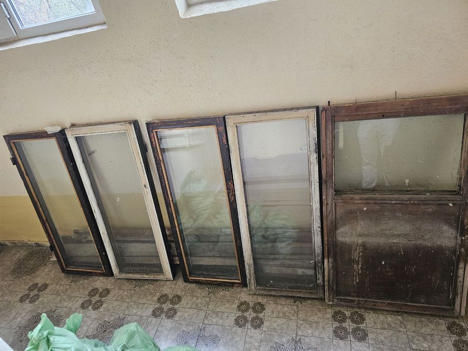 Отдам рамы со стеклами