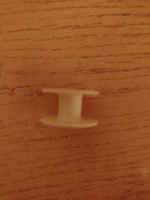 Шпулька от швейной машины