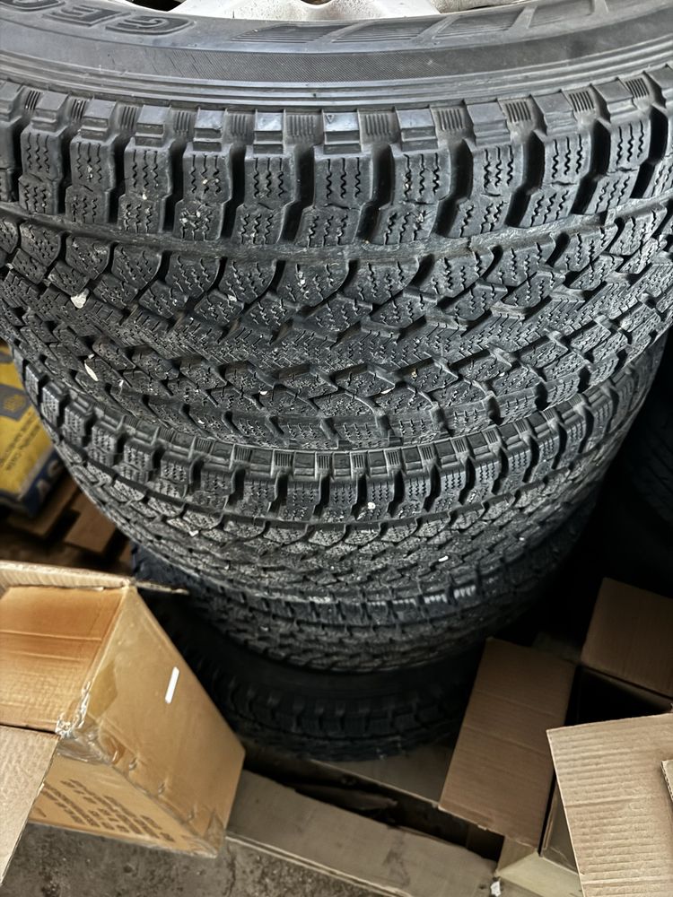 Yokohama 265/70R16 с дисками в идеале