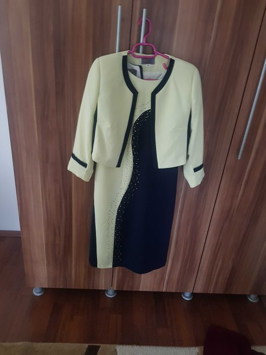 Costum Damă cu Haină