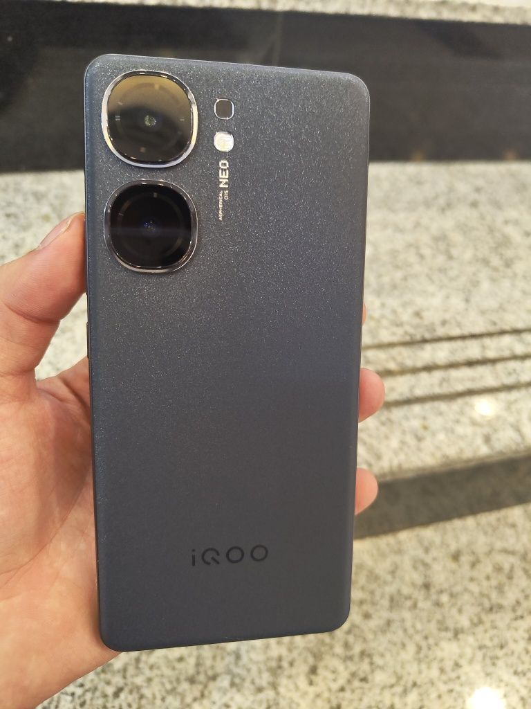 Iqoo neo 9s pro plus