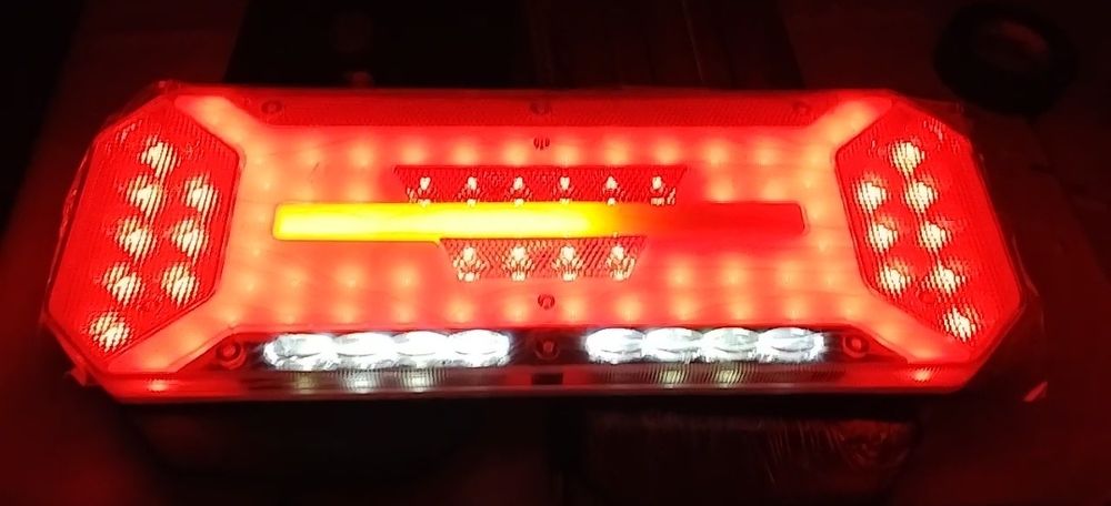 Set 2 lampi spate cu SEMNALIZARE DINAMICA 12-24V

Lampi spate LED, 6 f