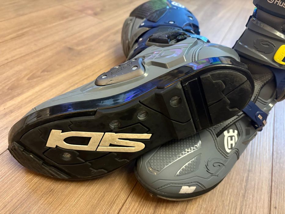 Cizme Enduro Moto Sidi Husqvarna Crosfire model 2024