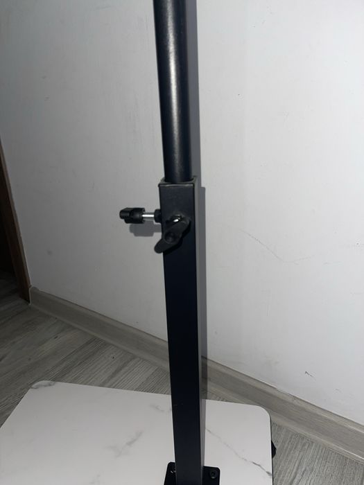 Măsuță din lemn reglabila cu roți