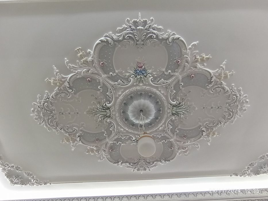 Tiyaga Tyga lepka quyib yopishtiramiz gipis