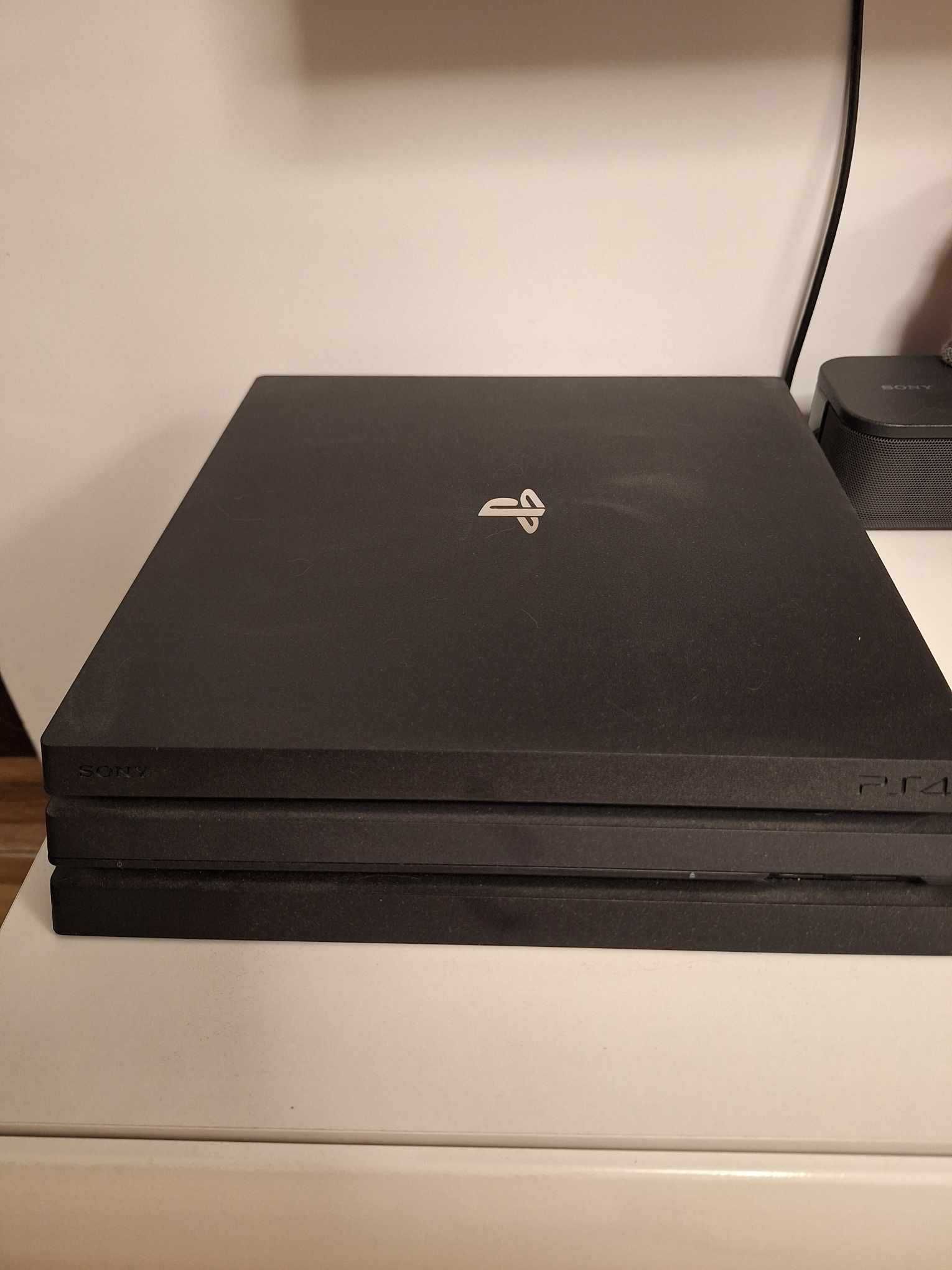 PlayStation 4 с джойстик - 1 ТВ