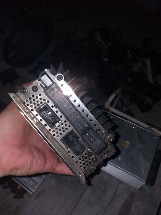 Statie Audio  BOSE  Audi A6 C6 4F5035223C