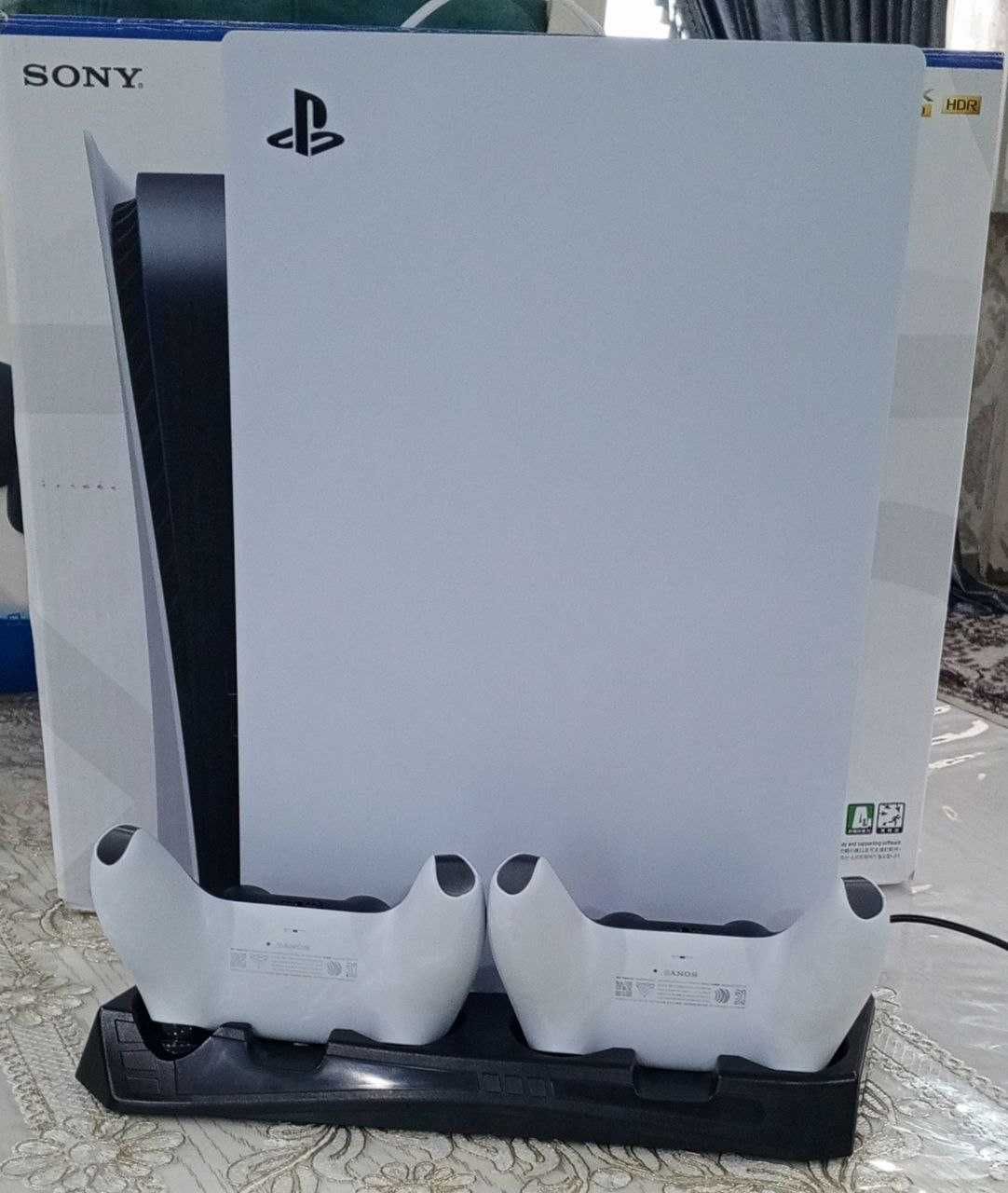 Playstation 5 Disc Edition в идеальном состоянии 2 джойстик