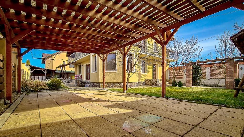 Inchiriere casa 5 camere