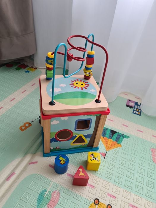 Cub interactiv educativ