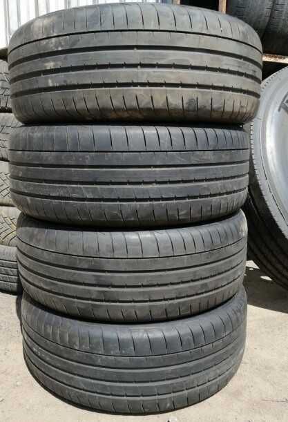 set 4 anvelope vara 235/40/18 Goodyear