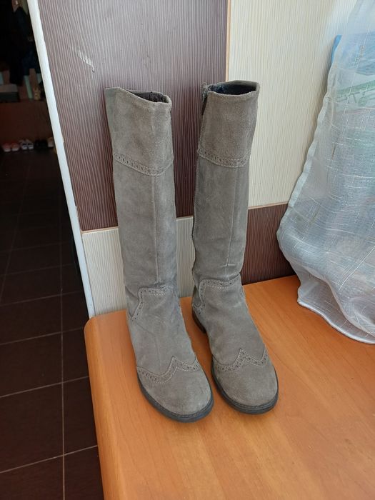 Vand cizme de dama din piele naturala  intoarsa.