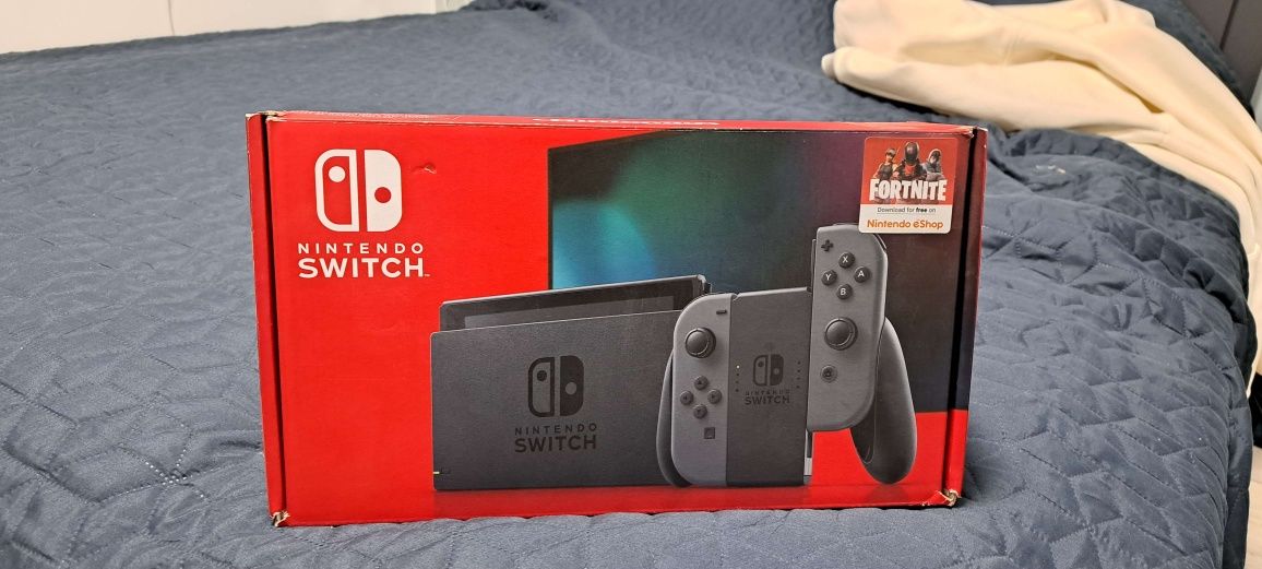 Nintendo Switch - Gray