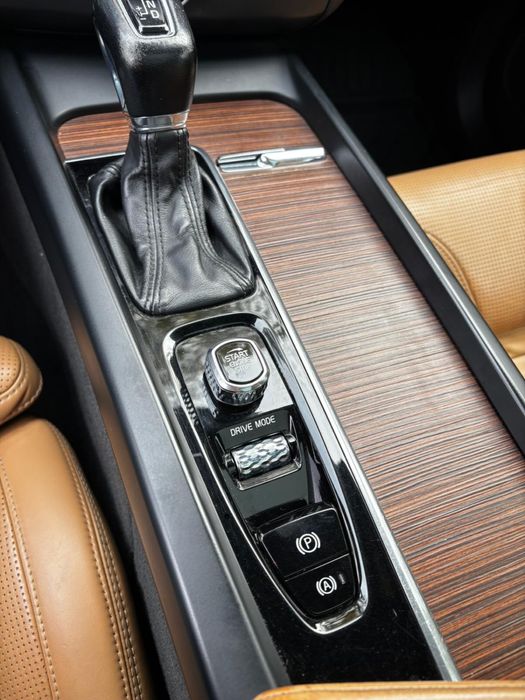 Volvo XC60 2018 2.0d  237cp