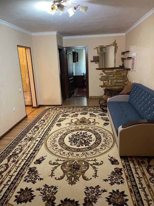 Продаётся 3-х комнатная на перекрестке Спорт товары (м.Новза)