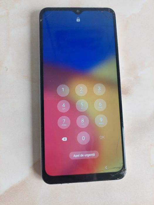 Vând Samsung Galaxy A12 White/Alb [cu cod de deblocare al tastaturii]