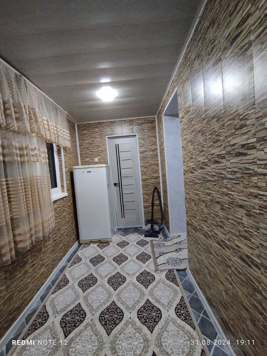 Олтин Олма районида 4 хонали квартира сотилади