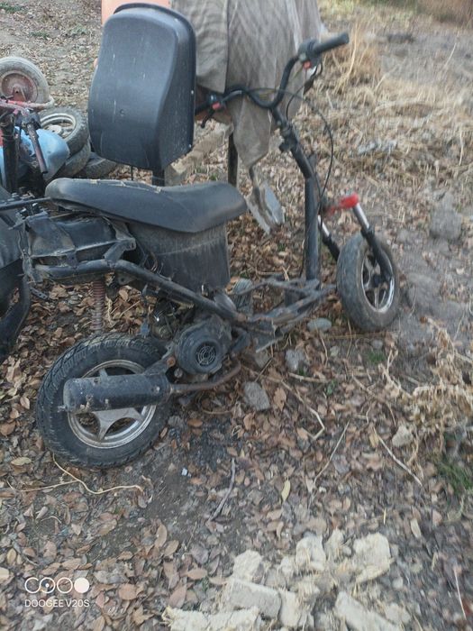 Продам мопеды на запчасти Ямаха джог Сузуки,китайские тоже есть обмен