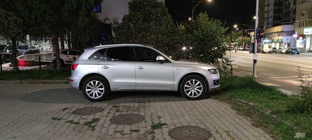 Audi Q5 170 cp an 2009 cv manuală euro 4