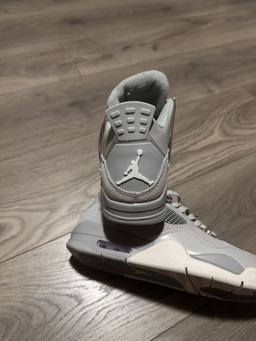 Jordan 4 Frozen