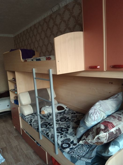 Продам двухярусную кровать