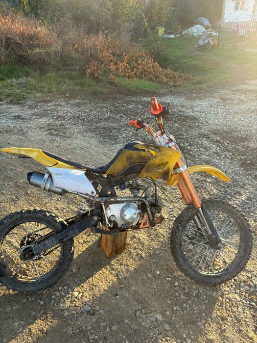 Cross 125 vând urgent