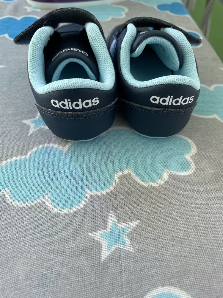 Бебешки обувки Adidas