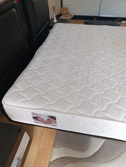 Матрак Парадайс в отлично състояние