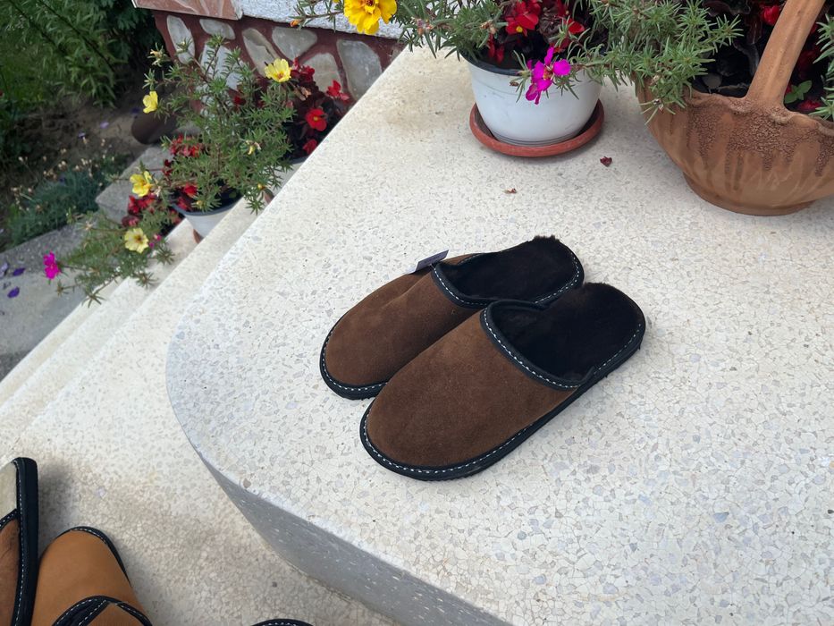 2 perechi de Papuci bărbătești de casă din blană naturală