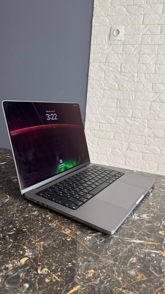 Apple MacBook Pro в идеальном состоянии