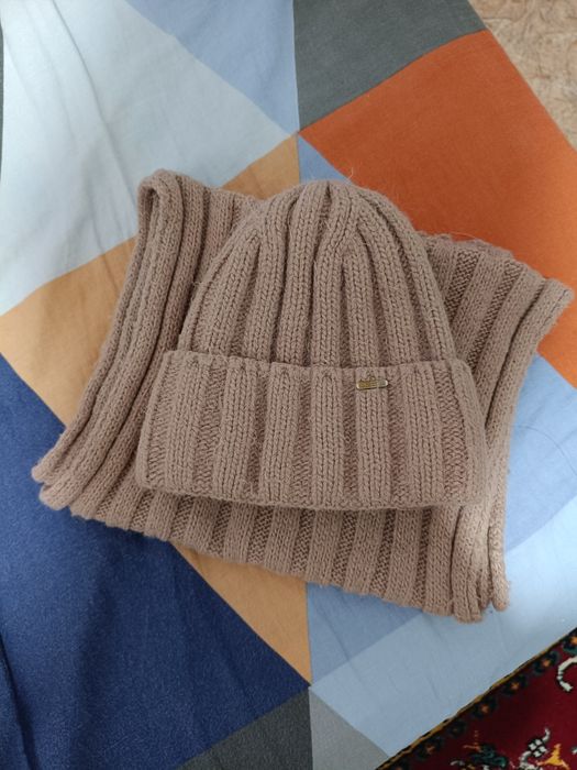 Продам шапку и снуд