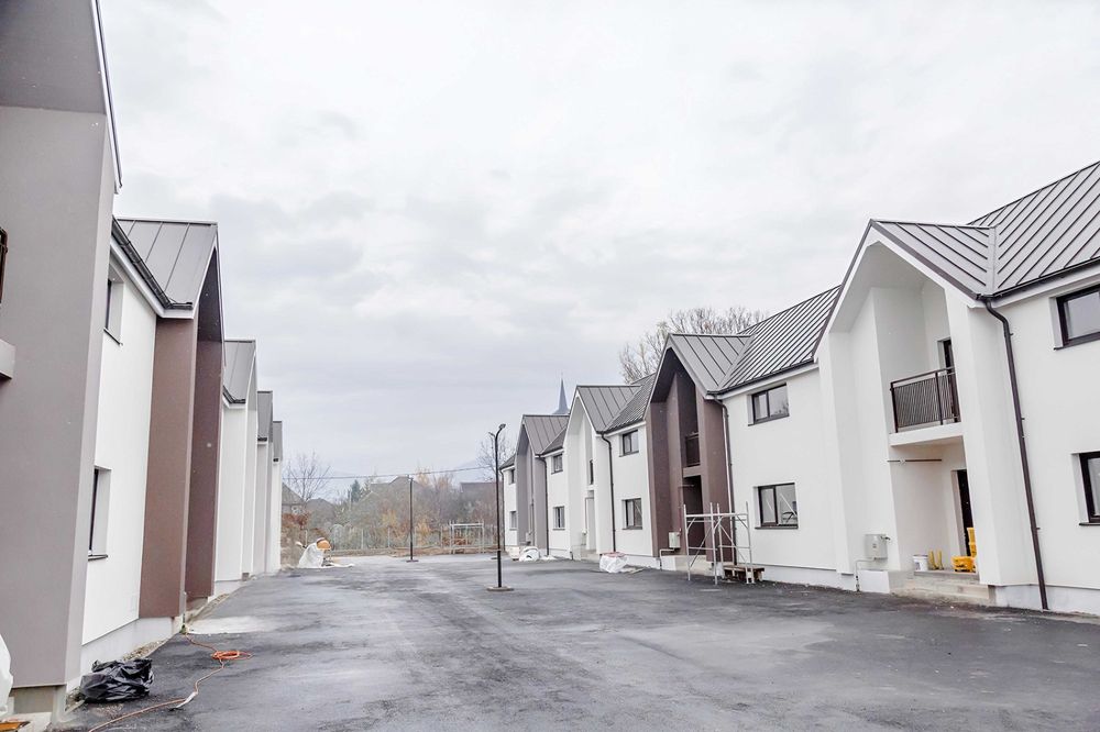 DISPONIBIL ACUM Case Duplex P+1 Baia Mare (la 5 min de Centru)