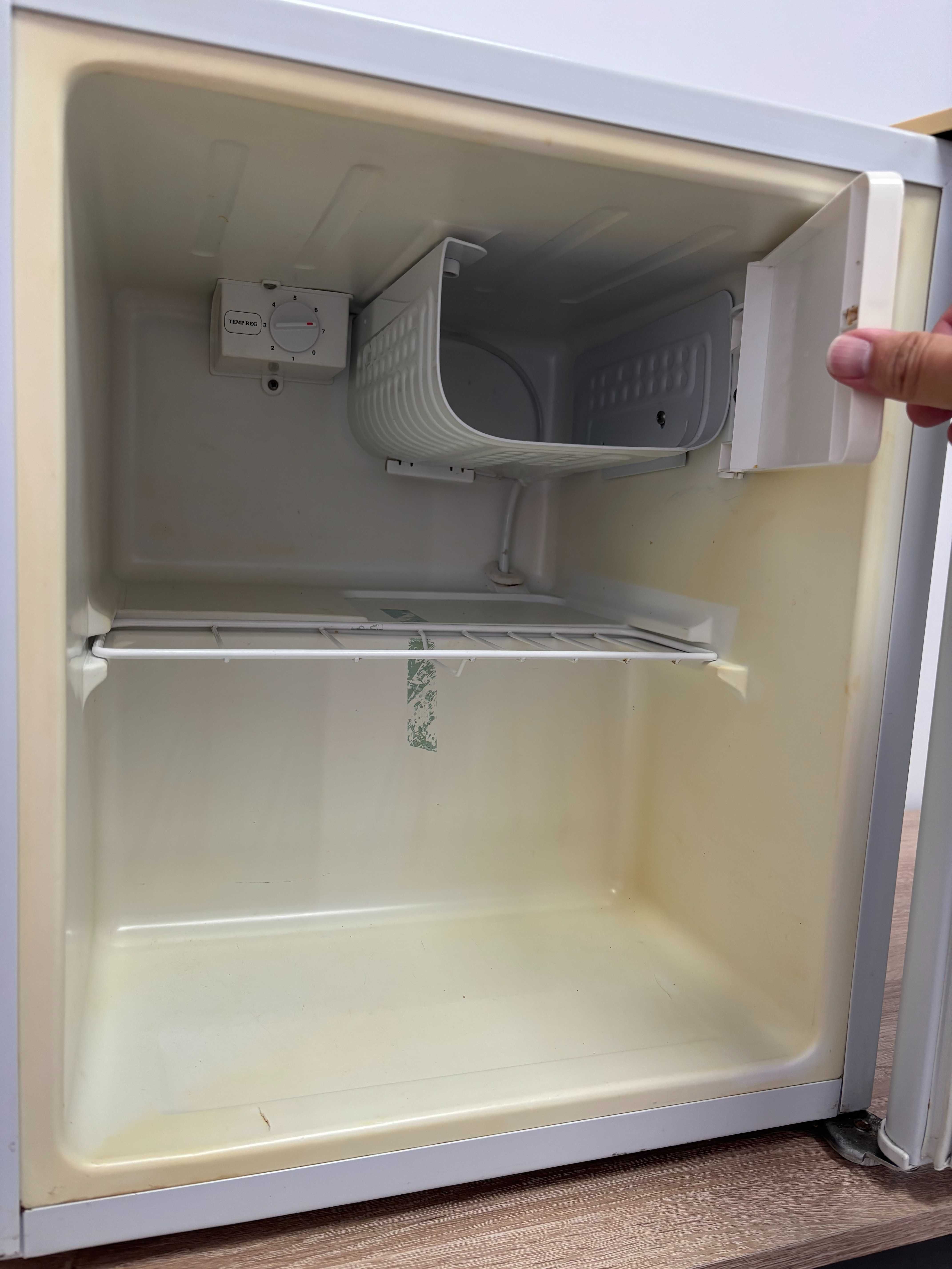 Минибар NEO Refrigerator BC-50, вместимост 50л, с вътрешна камера