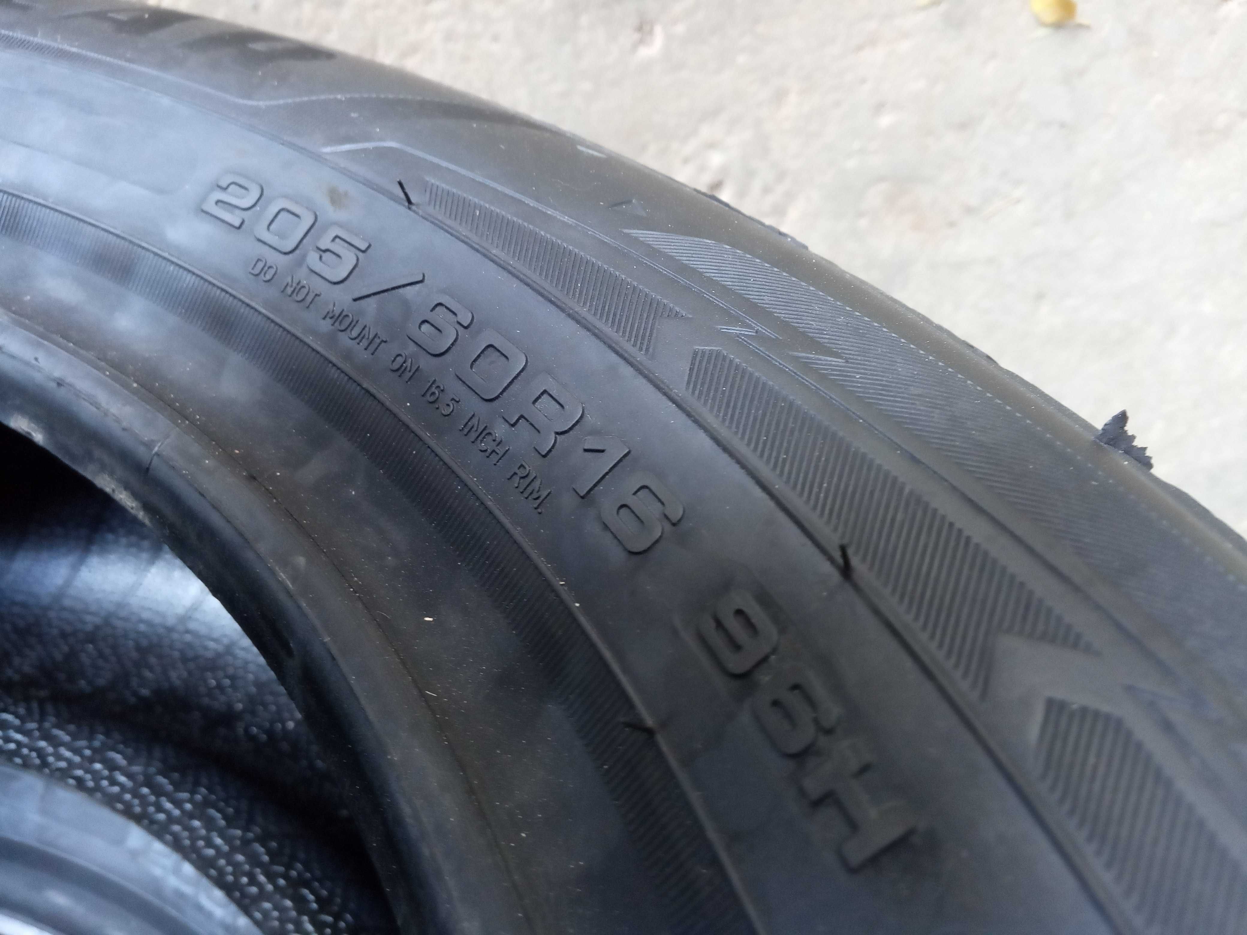2 Нови зимни гуми 205/60R16 Goodyear UG3 XL 96H ExtraLoad DOT3924