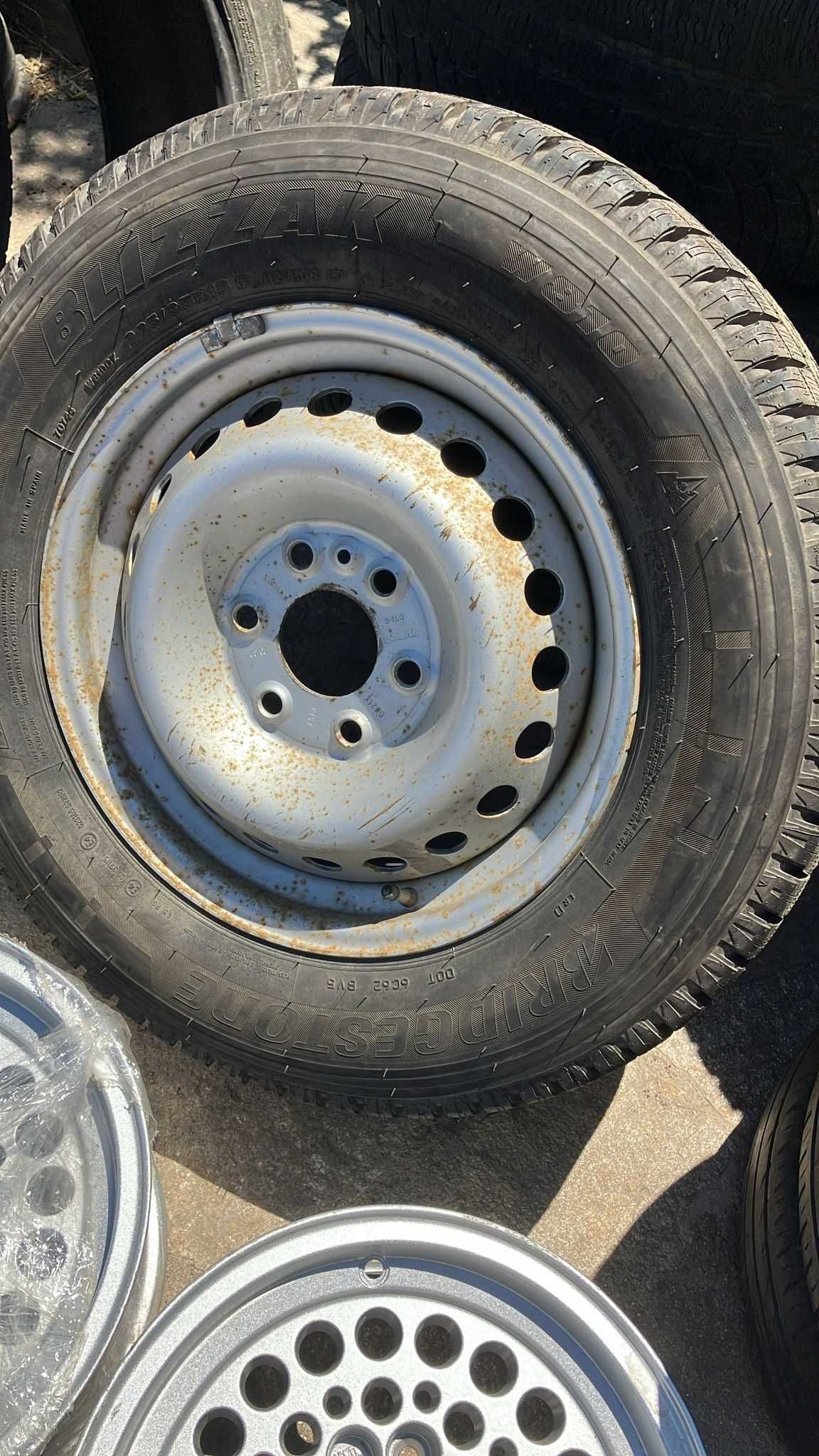 Джанти с гуми235/65 R16" за VW t5