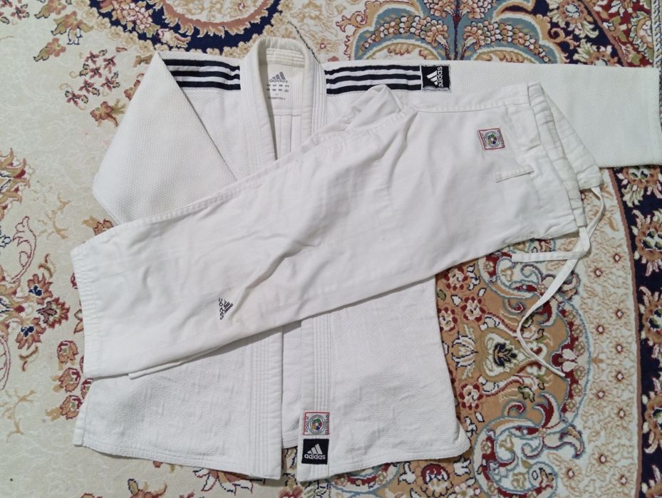 Кимано Adidas-155 размер