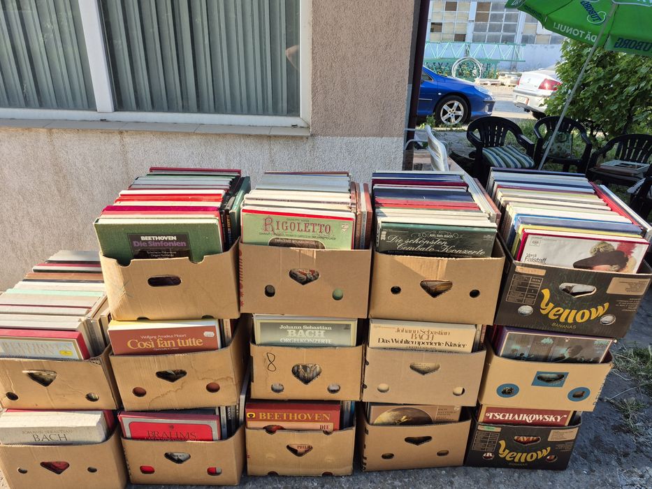 Vând Lot 150lp Discuri Vinil cu muzică clasică mixta 

Artiști:

- Fr