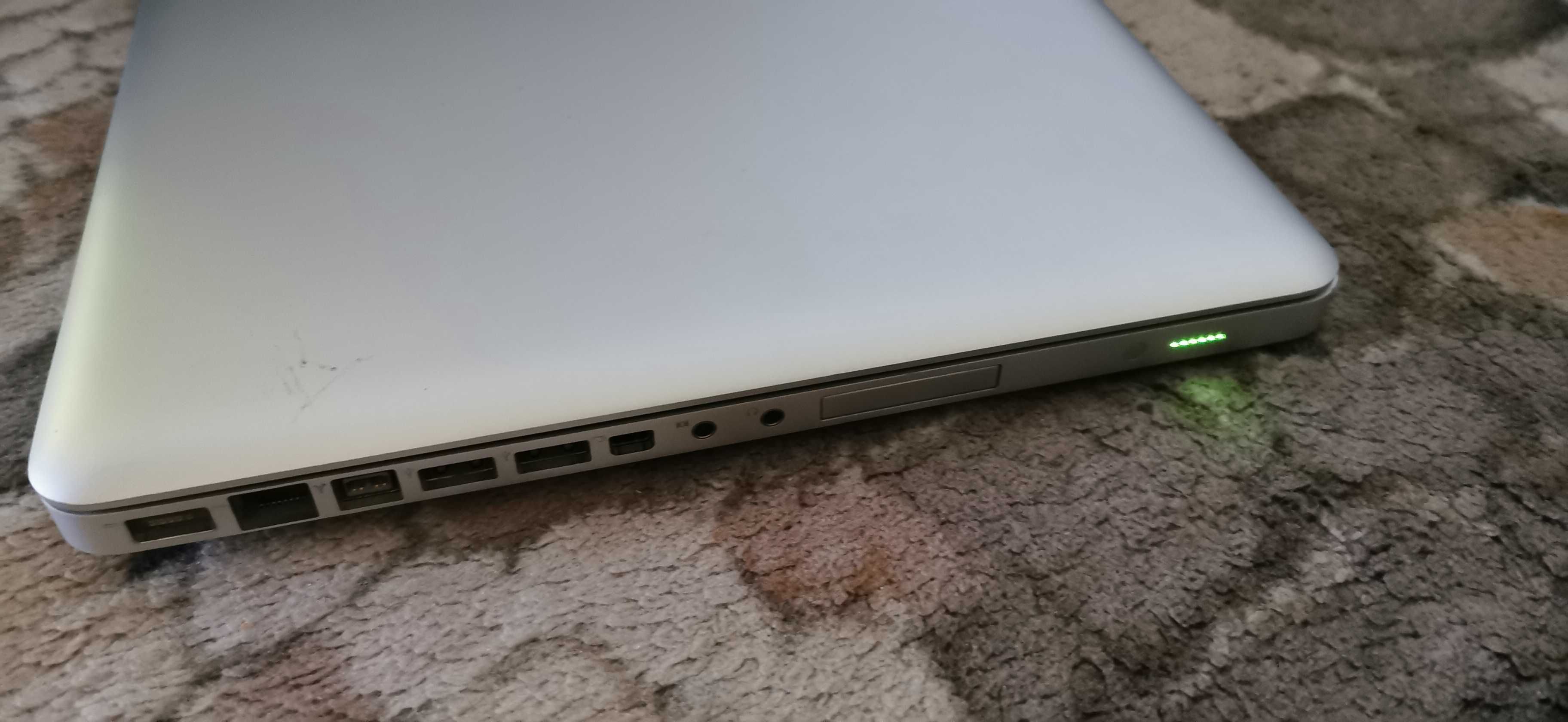 laptop Apple Macbook Pro A1286  defect